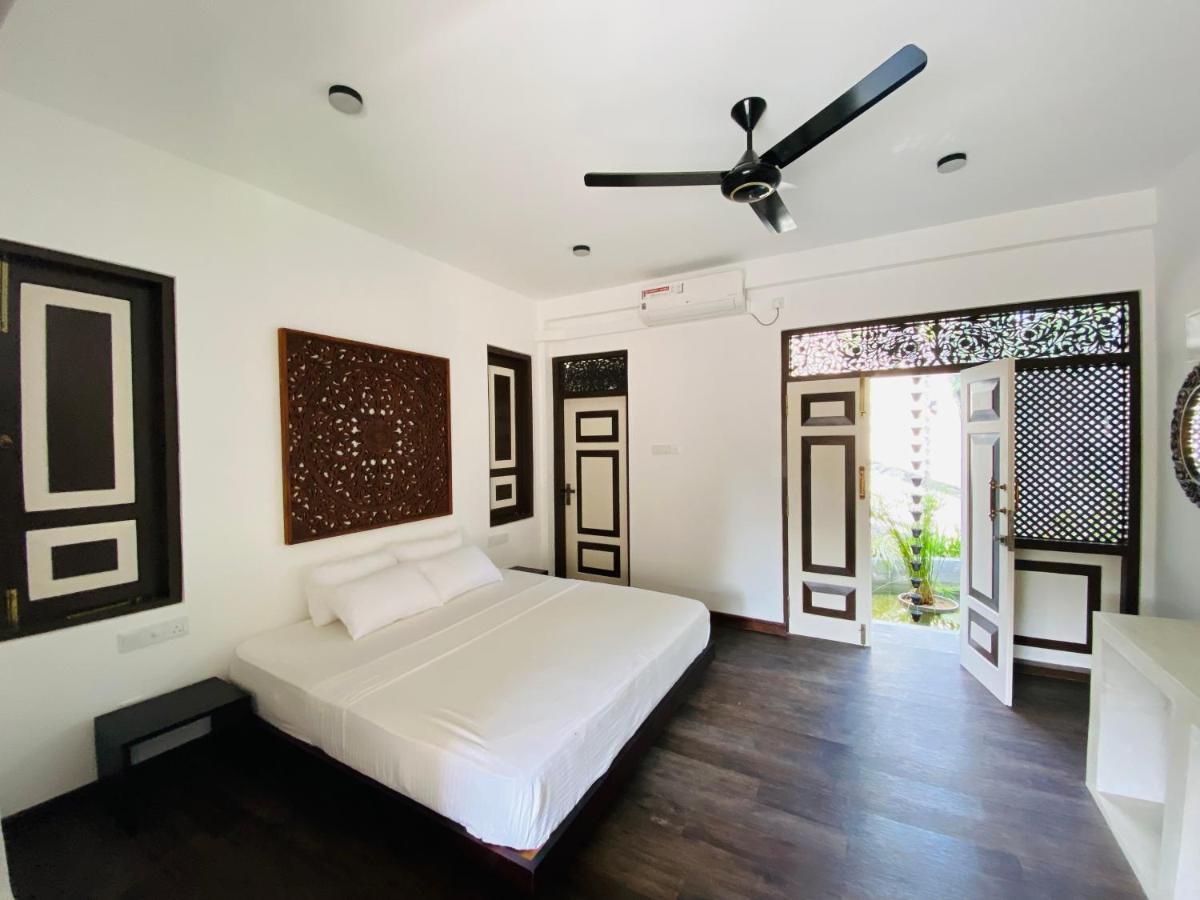 Thaprobana Villa Tangalle - Private Villa Exterior photo
