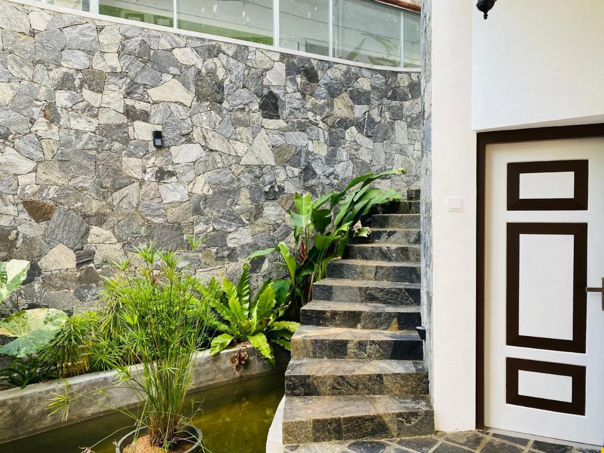 Thaprobana Villa Tangalle - Private Villa Exterior photo