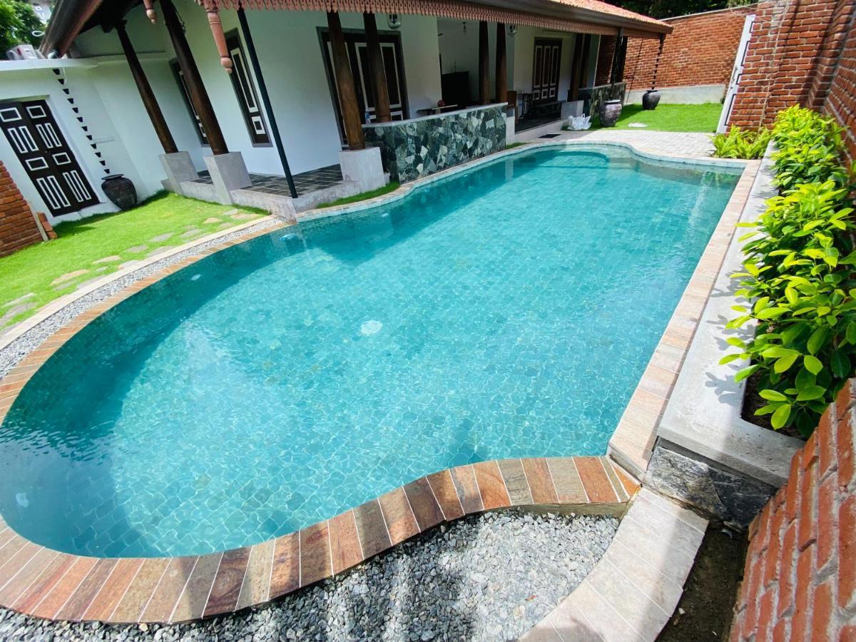Thaprobana Villa Tangalle - Private Villa Exterior photo