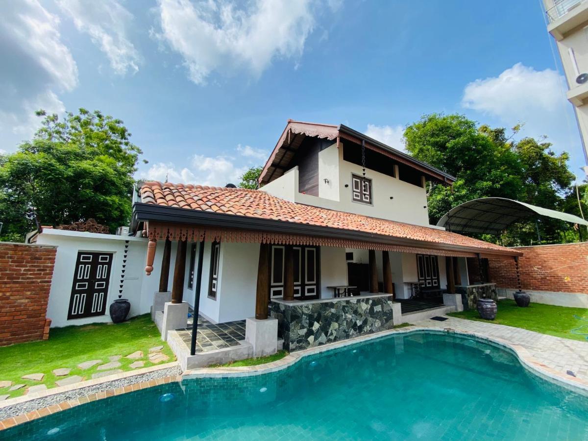 Thaprobana Villa Tangalle - Private Villa Exterior photo