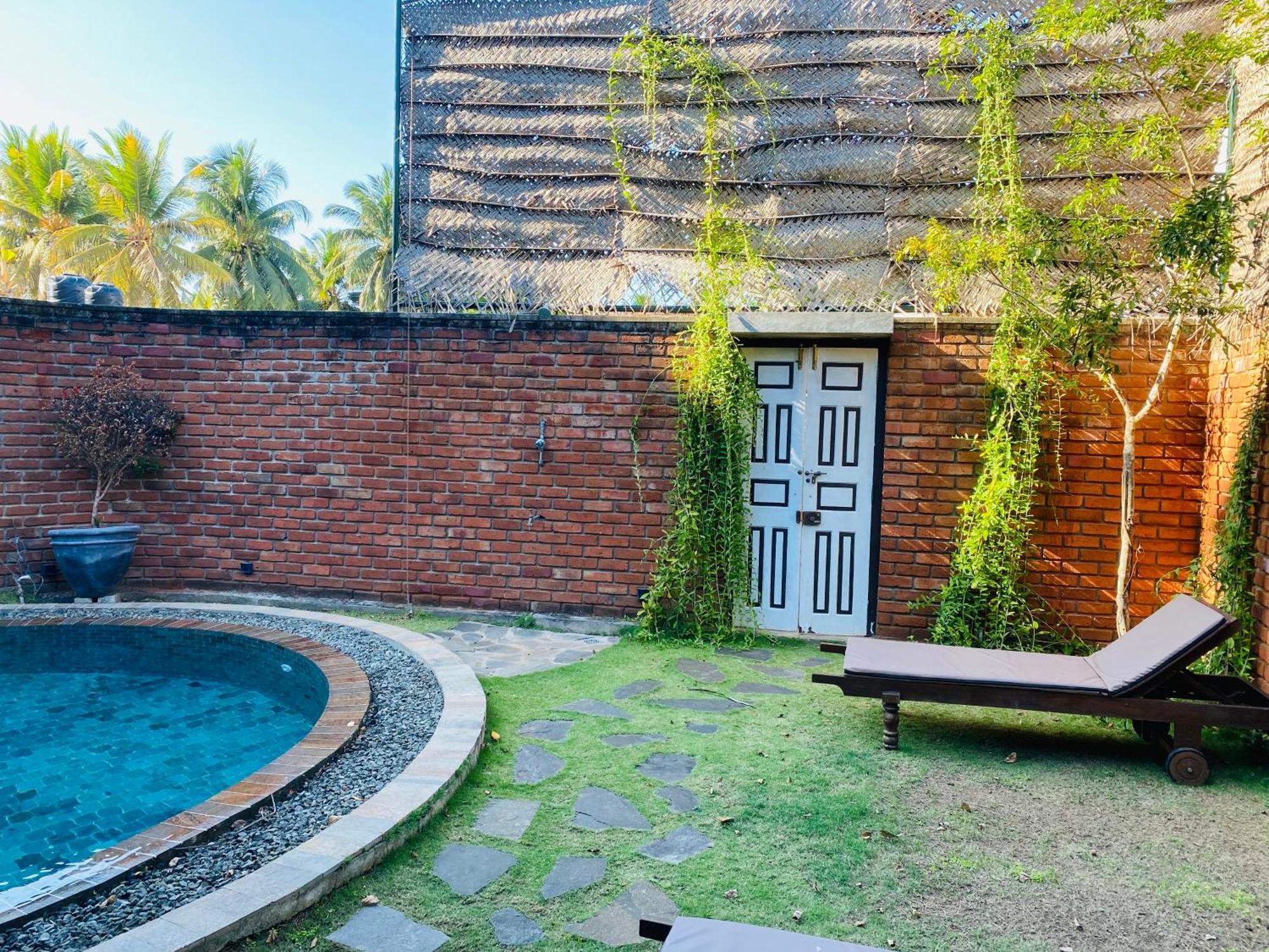 Thaprobana Villa Tangalle - Private Villa Exterior photo
